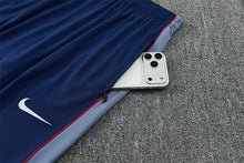 26 27 England Tracksuit 1