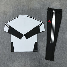 26 27 Liverpool Tracksuit 2