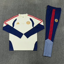 26 27 Bayern Tracksuit
