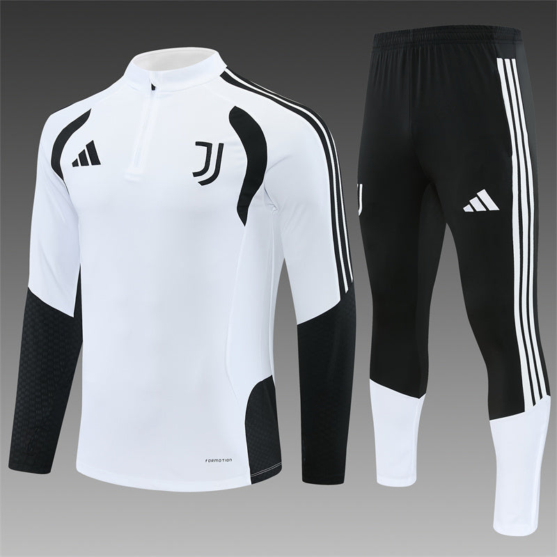 26 27 Juventus Tracksuit 1