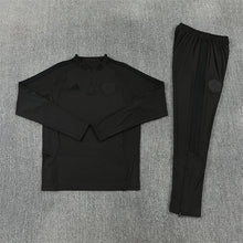 26 27   Manchester United Tracksuit 1