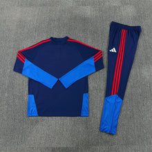 26 27 Lyon Tracksuit