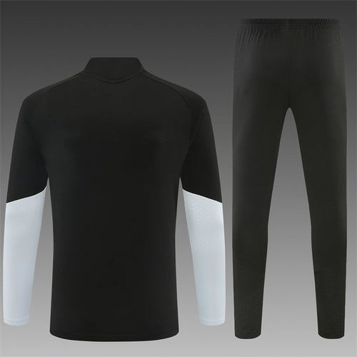 26 27 Liverpool Tracksuit 3