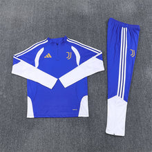 26 27 Juventus Tracksuit 2