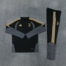 26 27 Juventus Tracksuit