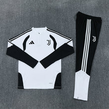 26 27 Juventus Tracksuit 1