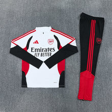26 27 Arsenal Tracksuit 1