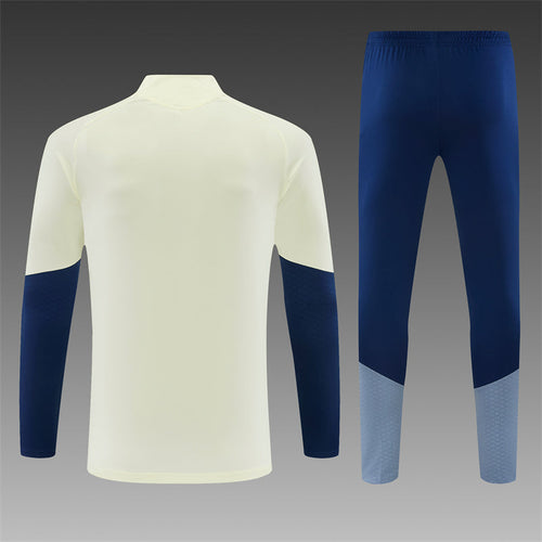 26 27 Bayern Tracksuit