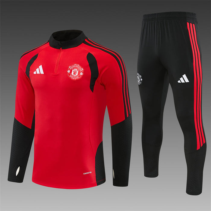 26 27 Manchester United Tracksuit 1
