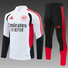 26 27 Arsenal Tracksuit 1