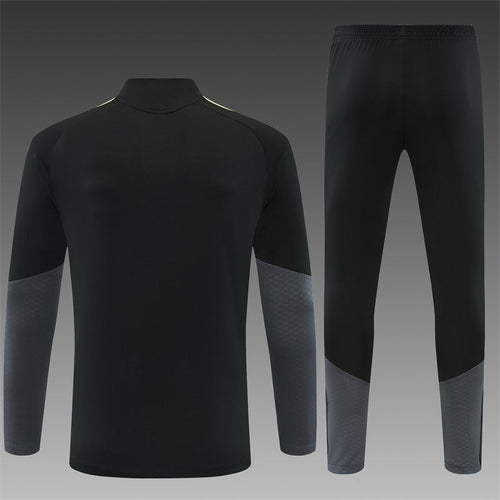 26 27 Juventus Tracksuit