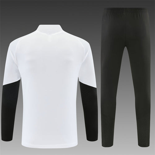 26 27 Liverpool Tracksuit 1