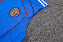 Manchester United  Sleeveless Training Kit retro style
