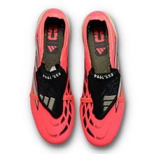 Predator Elite Fold-over Tongue Road to Glory FG