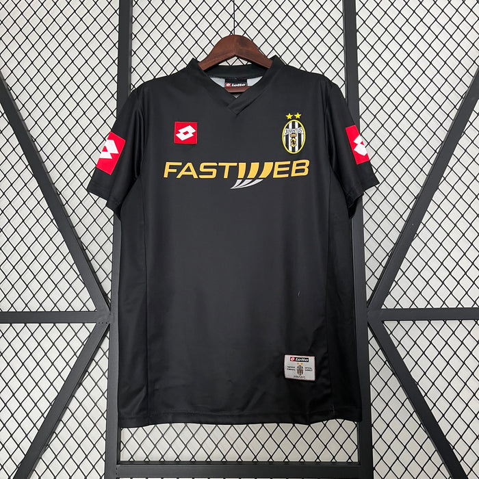 JUVENTUS 2001 - 2002 AWAY JERSEY