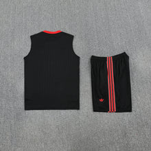 Manchester United  Sleeveless Training Kit Black stripes
