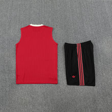 Manchester United  Sleeveless Training Kit Red stripes